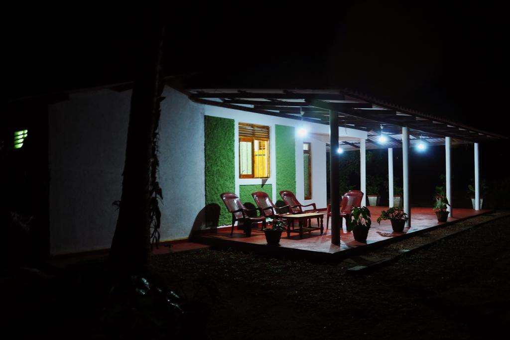Brookline Safari Resort Udawalawe Buitenkant foto