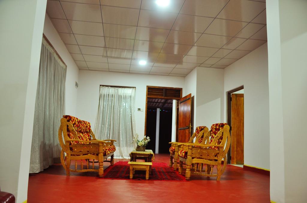 Brookline Safari Resort Udawalawe Buitenkant foto