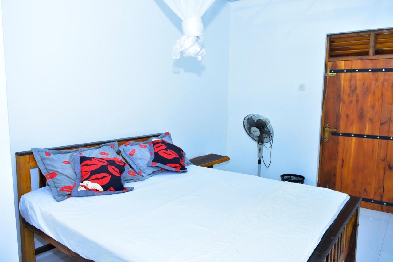 Brookline Safari Resort Udawalawe Buitenkant foto