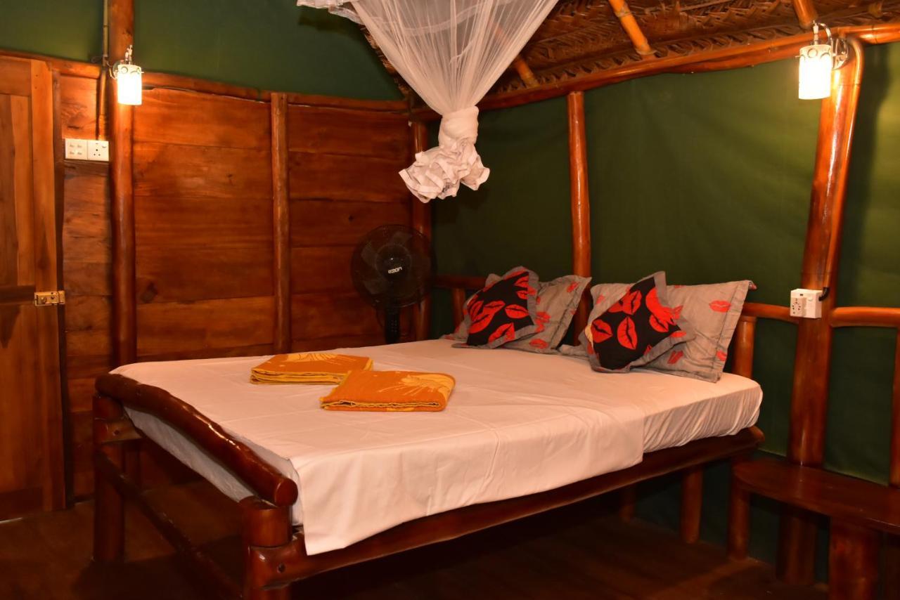 Brookline Safari Resort Udawalawe Buitenkant foto